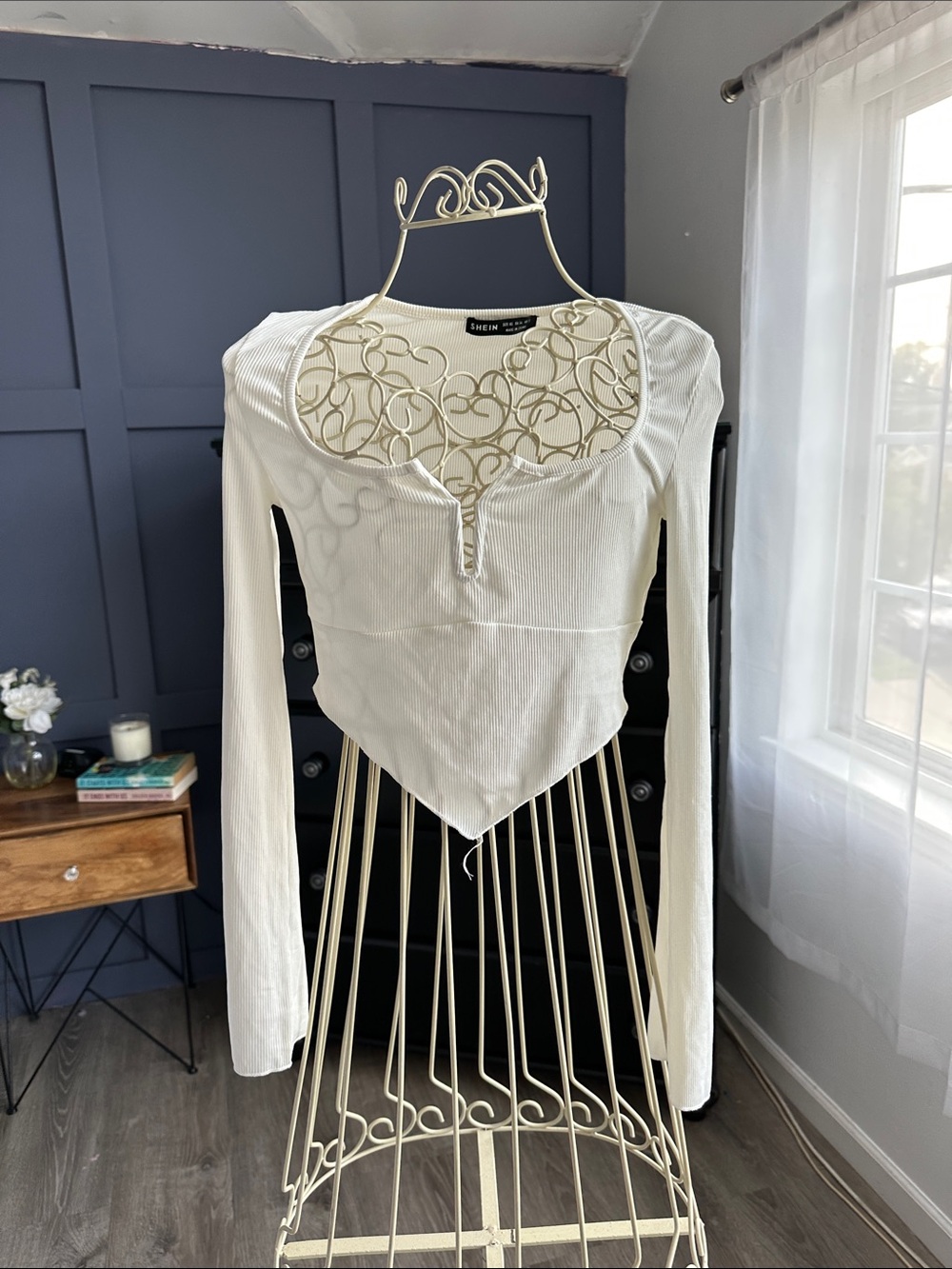 SHEIN White Ribbed Long-Sleeve Pointed Hem Top